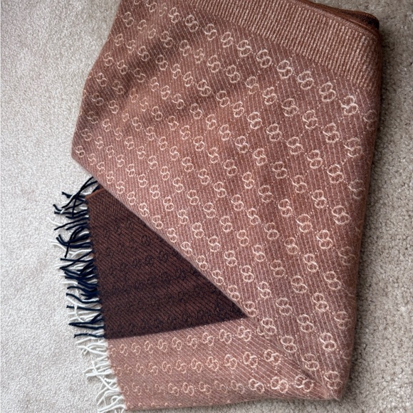 Thick Patterned Scarf - Picture 2 of 2